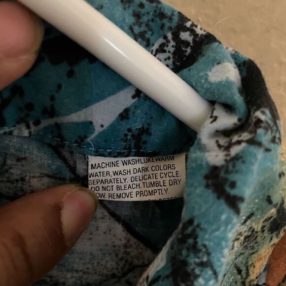 HawaiiBlues Men’s Shirt S Vintage Abstract Motif Cotton Rayon Hawaiian - Picture 5 of 6